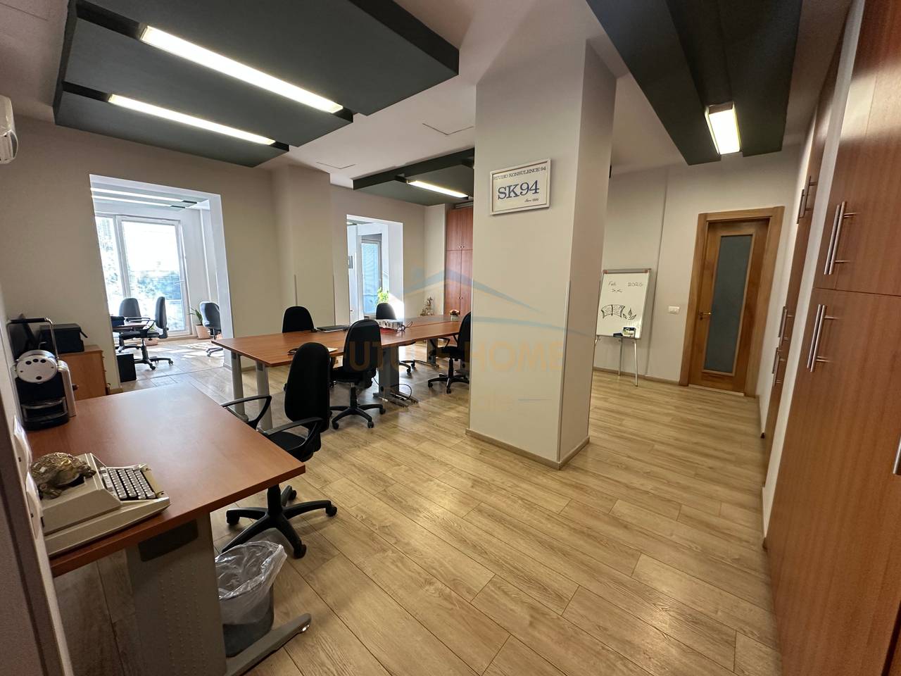 Qira, Ambient, Shallvaret