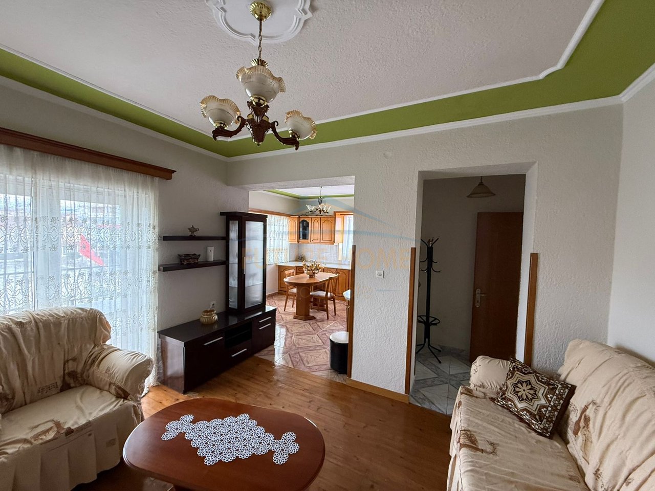 Shitet , Ndërtese 3-katëshe ,Lagjia 1 , Pogradec