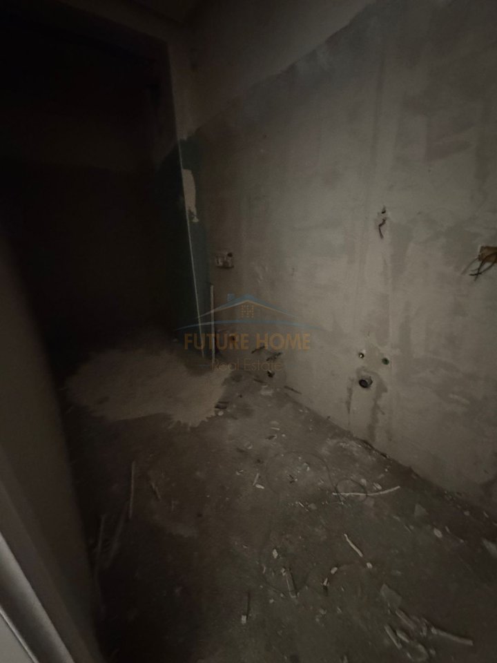 For sale, 2+1 Apartment, Bushgjokaj Complex, Kamez