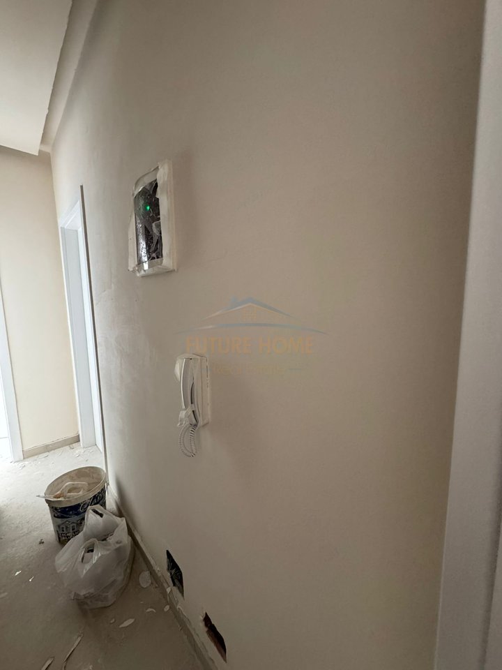 For sale, 2+1 Apartment, Bushgjokaj Complex, Kamez