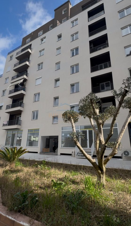 For sale, 2+1 Apartment, Bushgjokaj Complex, Kamez