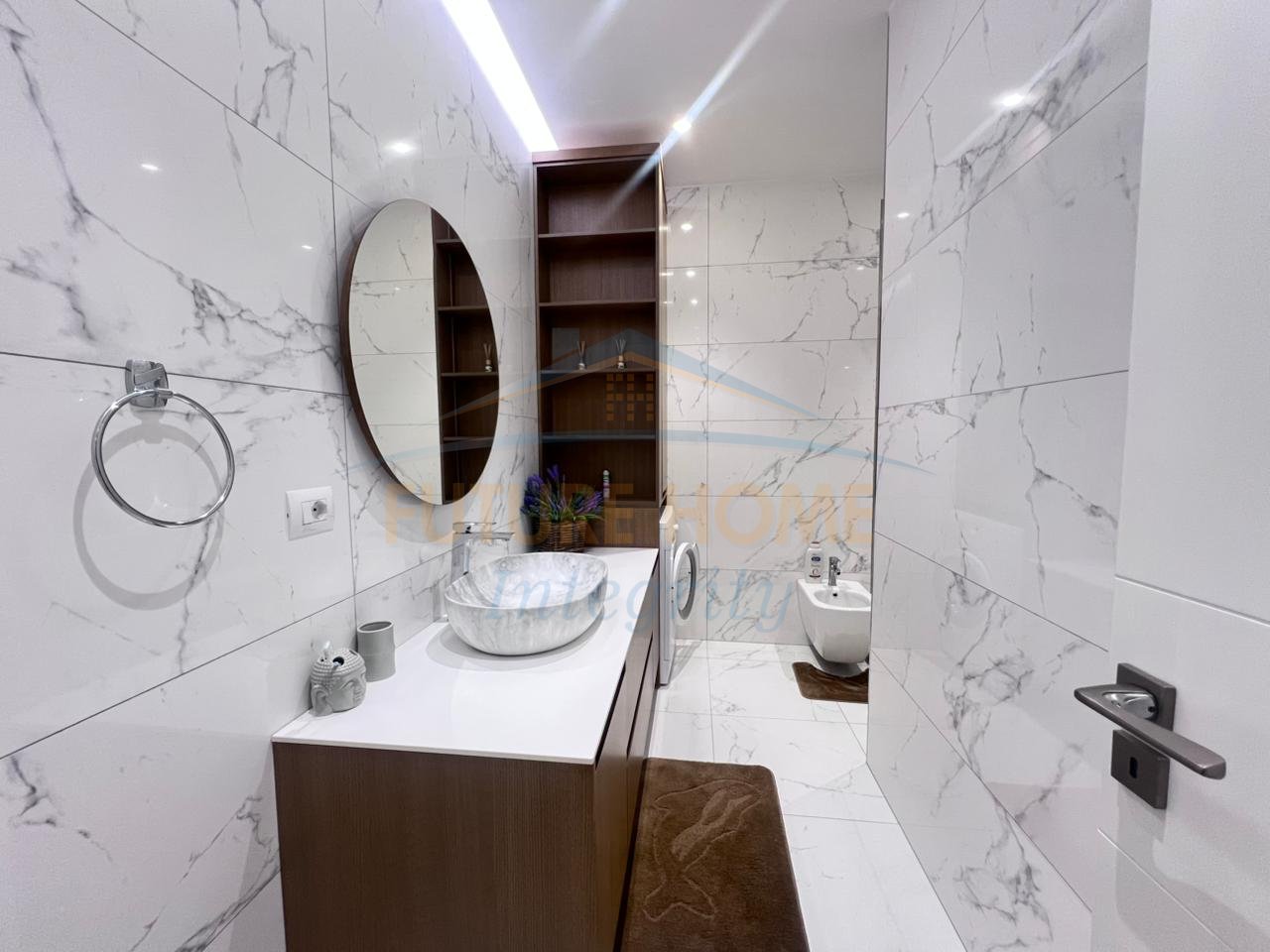 For rent, 3+1+2+2 apartment with parking spaces, Red School, Tirana.