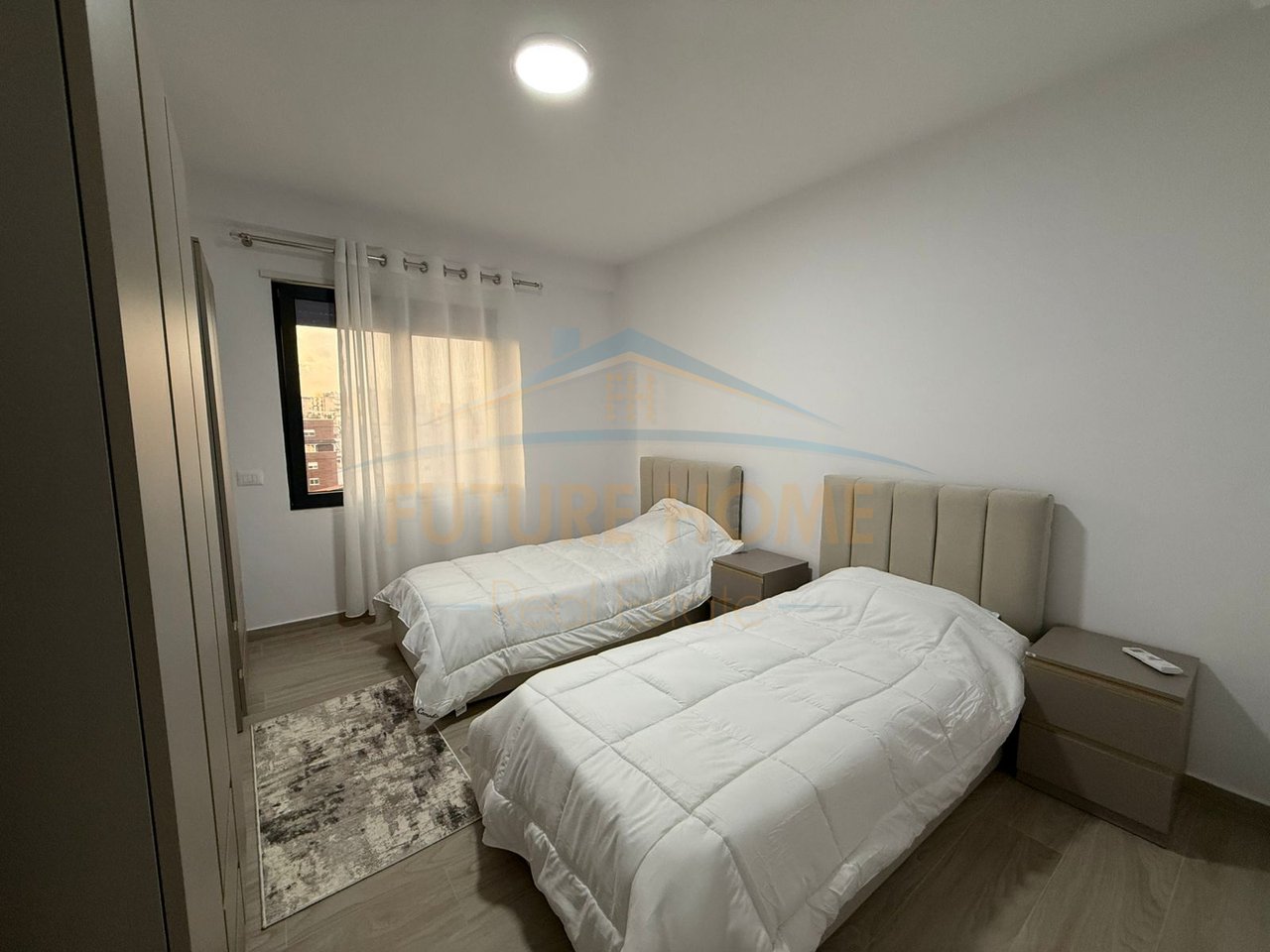 Qera, Apartament 2+1+2+Post Parkimi, Pazari i Ri, Tiranë