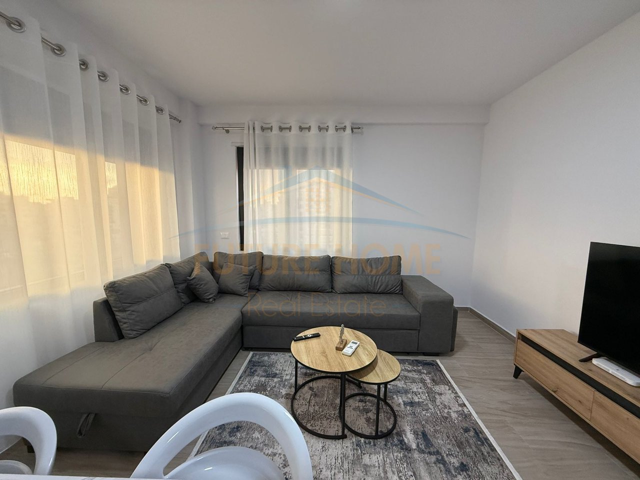 Qera, Apartament 2+1+2+Post Parkimi, Pazari i Ri, Tiranë