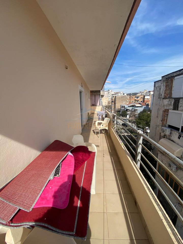 For sale, 3+1+2 Apartment near the Orthodox Church, Vlore.