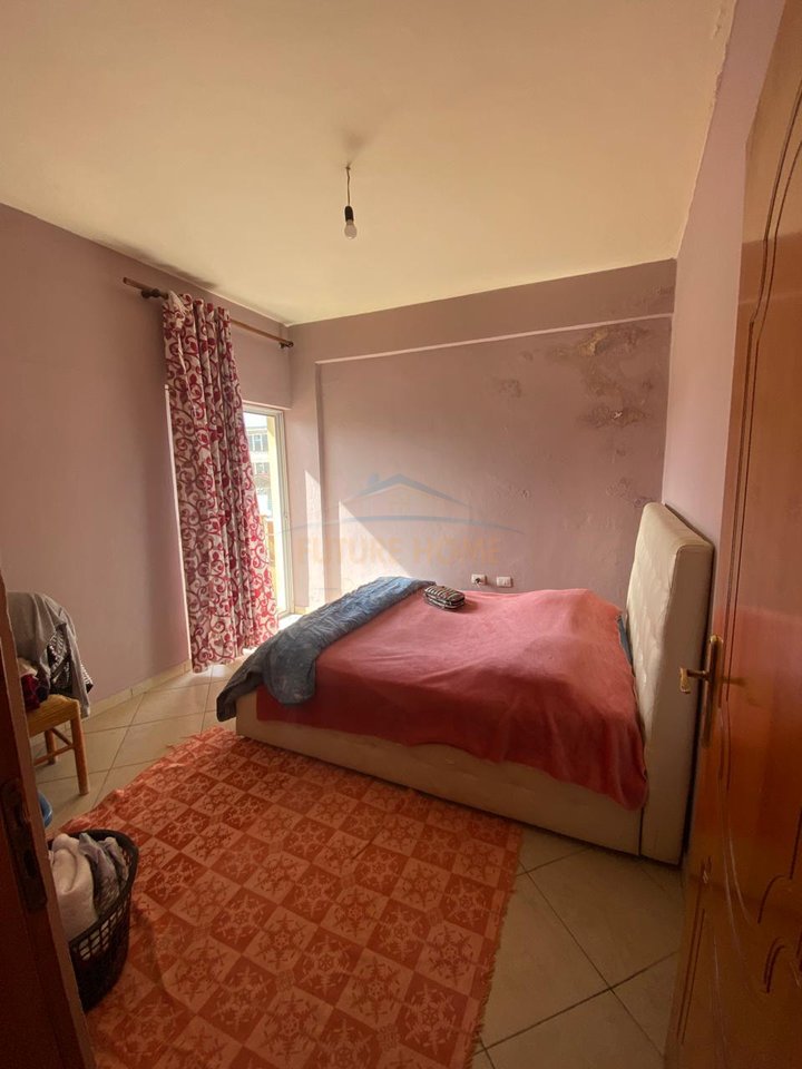 For sale, 3+1+2 Apartment near the Orthodox Church, Vlore.