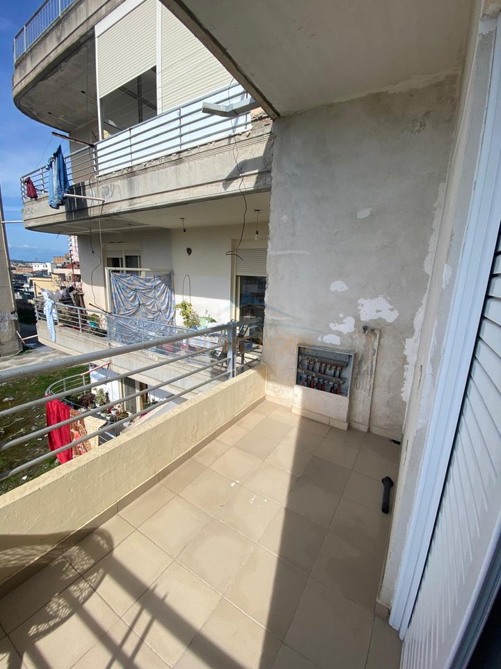 For sale, 3+1+2 Apartment near the Orthodox Church, Vlore.