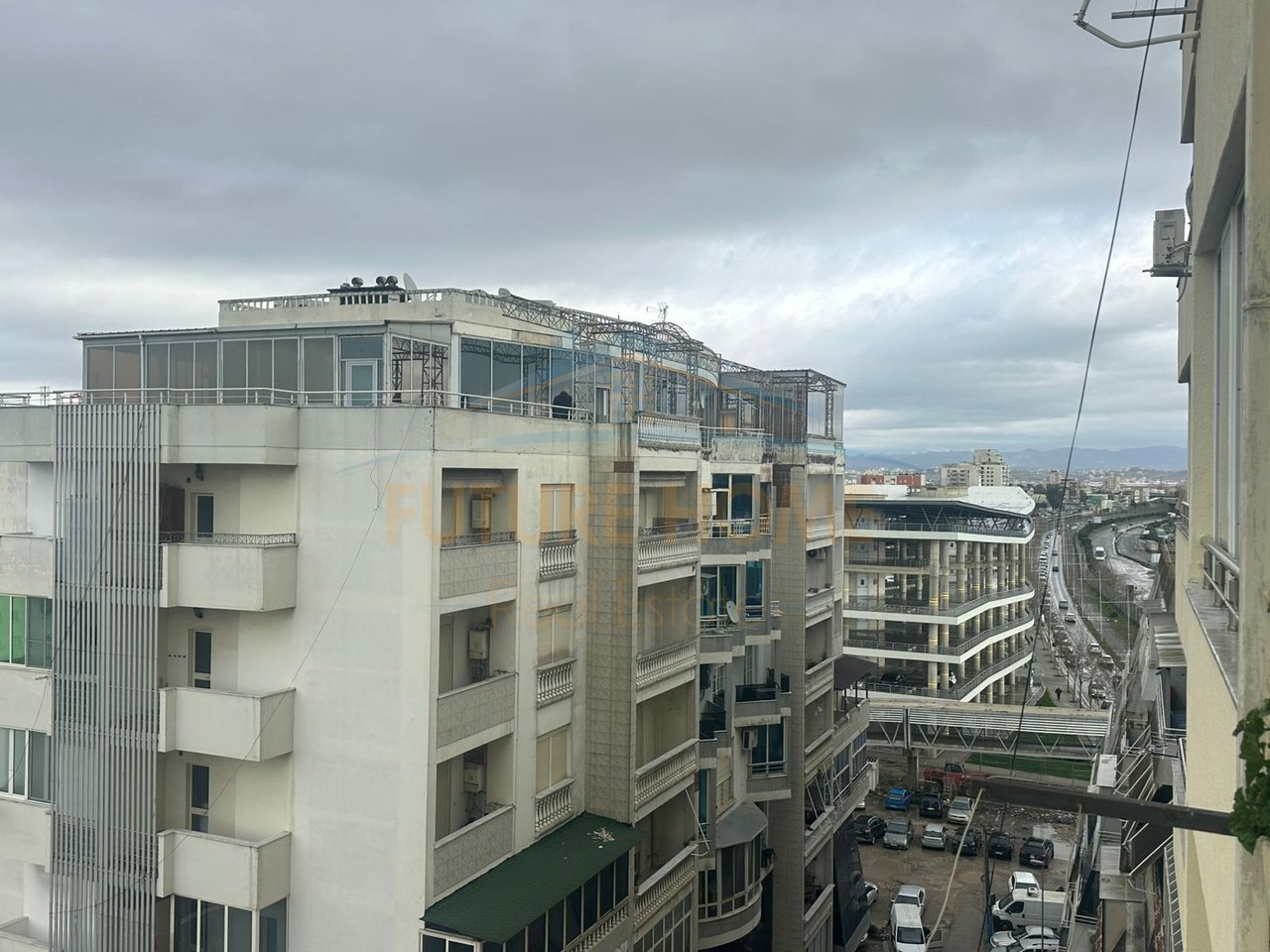 Shitet, Penthouse Open Space, Stacioni i Trenit, Durrës