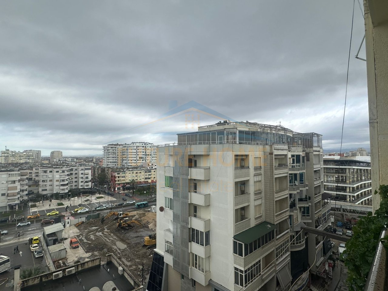 Shitet, Penthouse Open Space, Stacioni i Trenit, Durrës