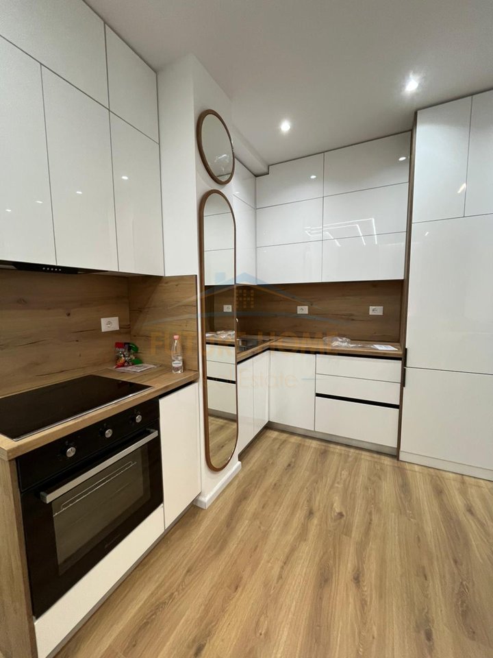 Rent, Apartment 2+1+Parking Space, Kadiu Complex, Tirana