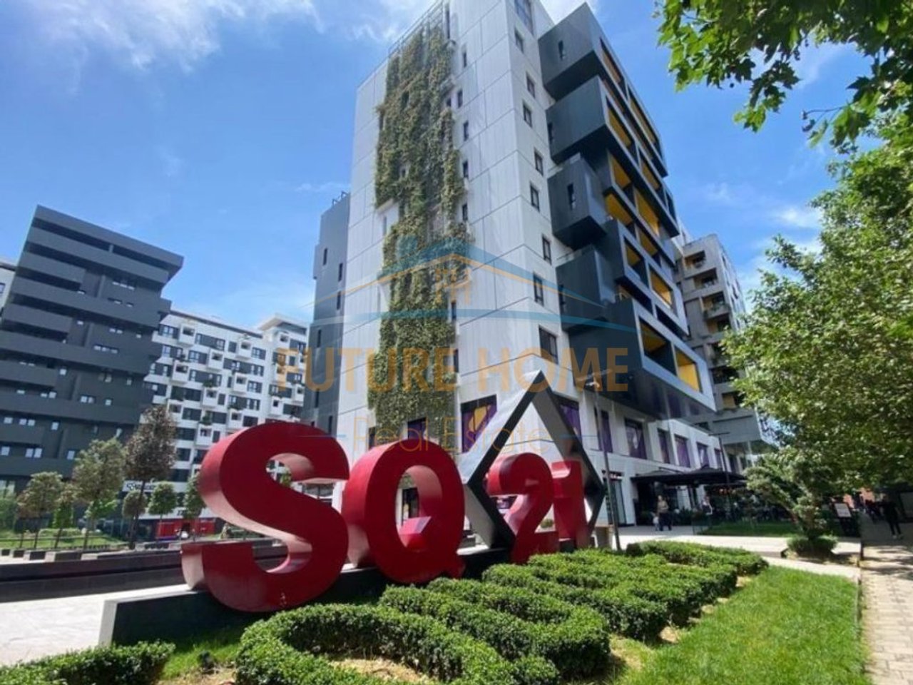 Shitet, Ambient Biznesi ,Rruges  Kavajës, SQ21