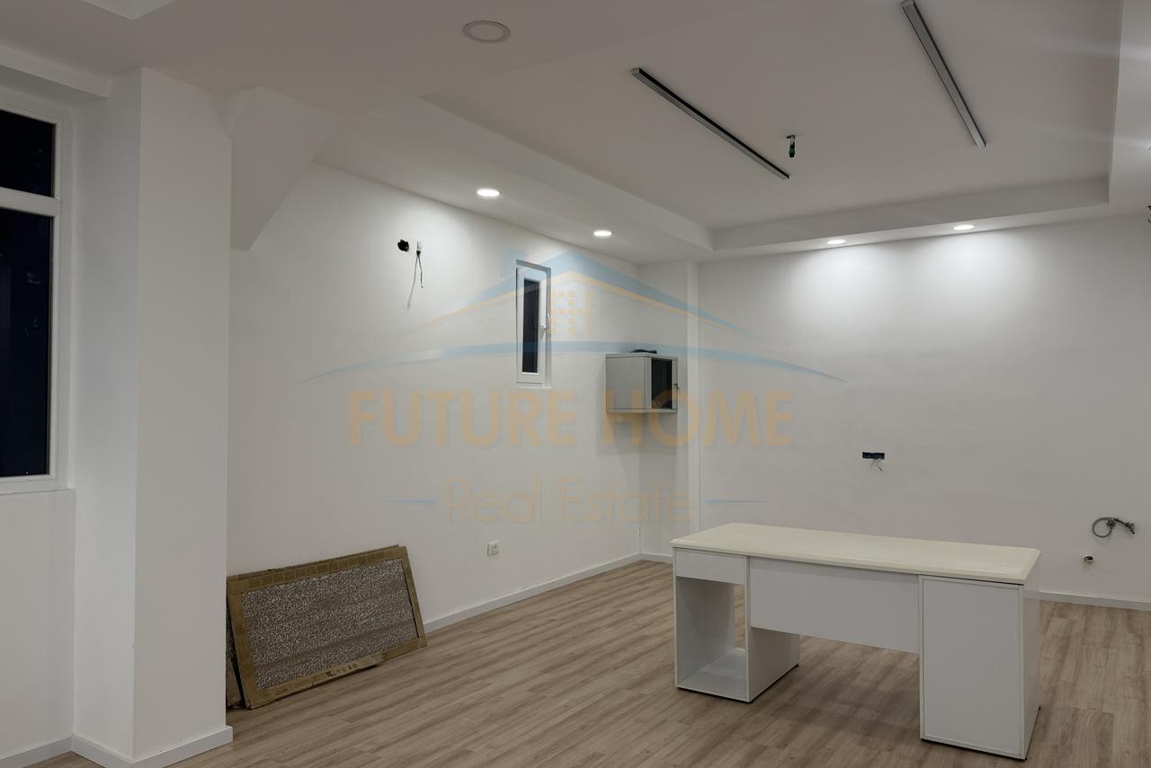 Qera, Ambient Biznesi, Rruga "Vllazen Huta", Brryli