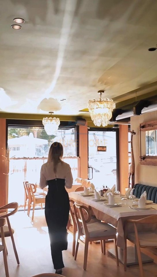 Shitet, Restorant , Vasil Shanto,Tiranë.