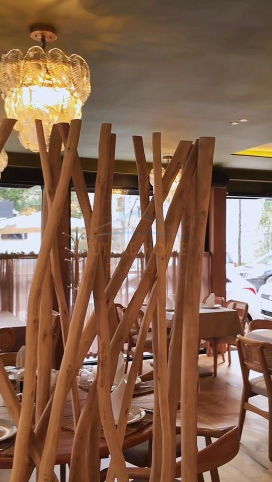Shitet, Restorant , Vasil Shanto,Tiranë.
