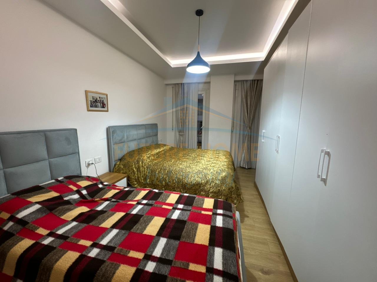 Shitet, Apartament 2+1+2+Post parkimi, Ali Demi, Tiranë.