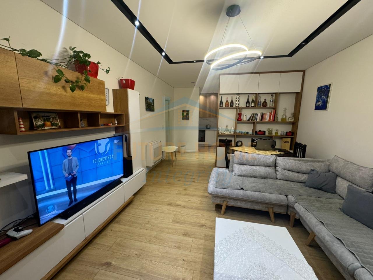 Shitet, Apartament 2+1+2+Post parkimi, Ali Demi, Tiranë.