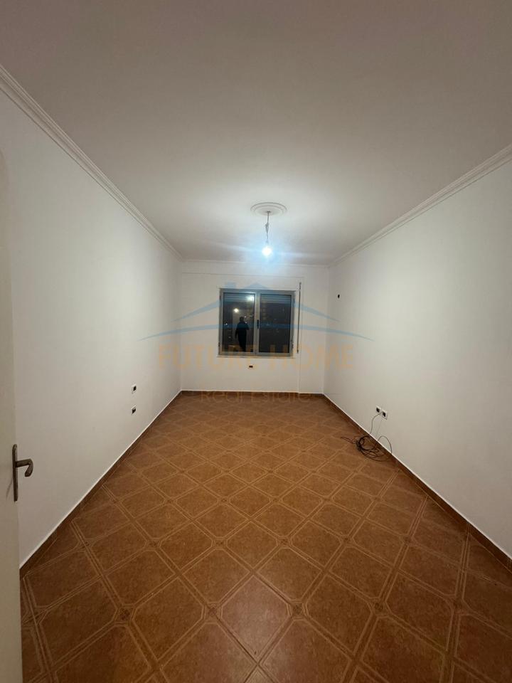 Shitet Apartament 2+1, Misto Mame