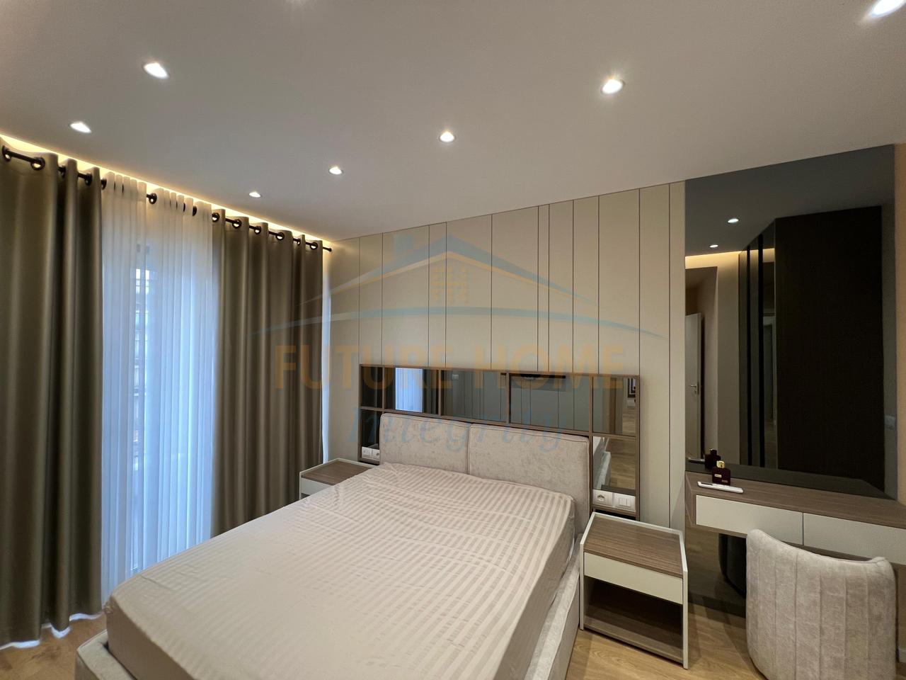 Shitet, Apartament 2+1+2+Post Parkimi, Rruga e Durrësit, Tiranë.