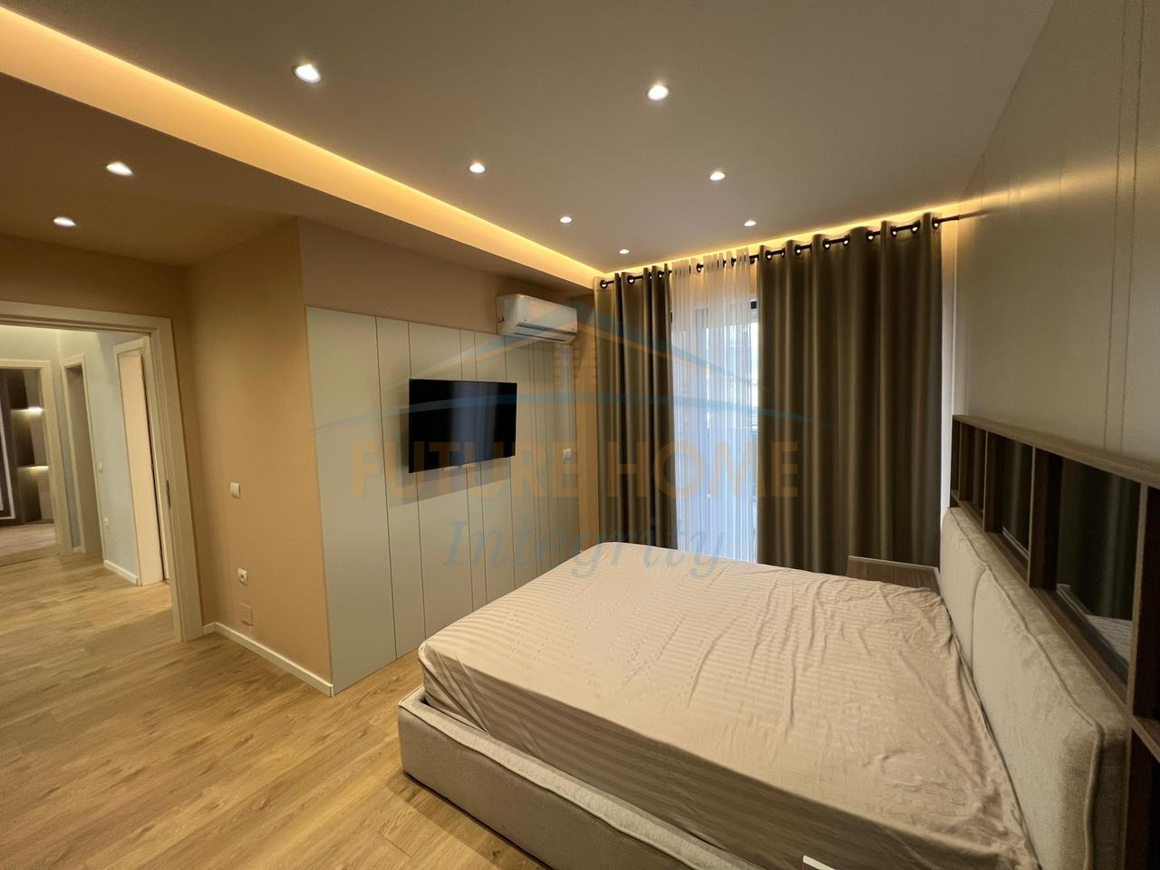 Shitet, Apartament 2+1+2+Post Parkimi, Rruga e Durrësit, Tiranë.