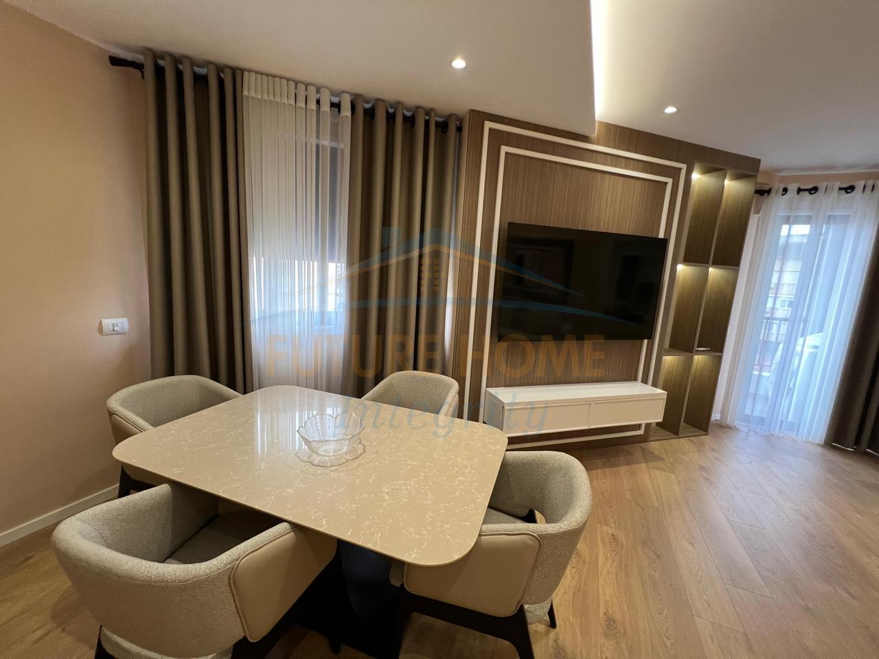 Shitet, Apartament 2+1+2+Post Parkimi, Rruga e Durrësit, Tiranë.