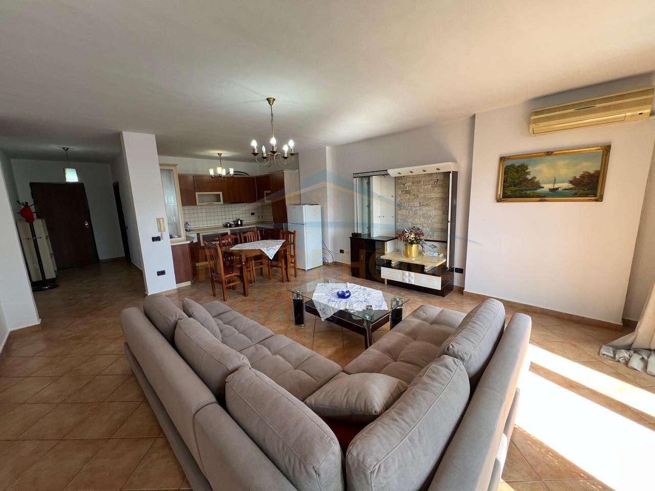 Qera, Apartament 2+1, Rruga e Kavajës, Tiranë.
