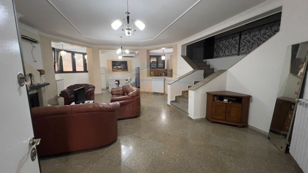 Qera, Vilë, Rruga Kadri Kërciku, Tiranë