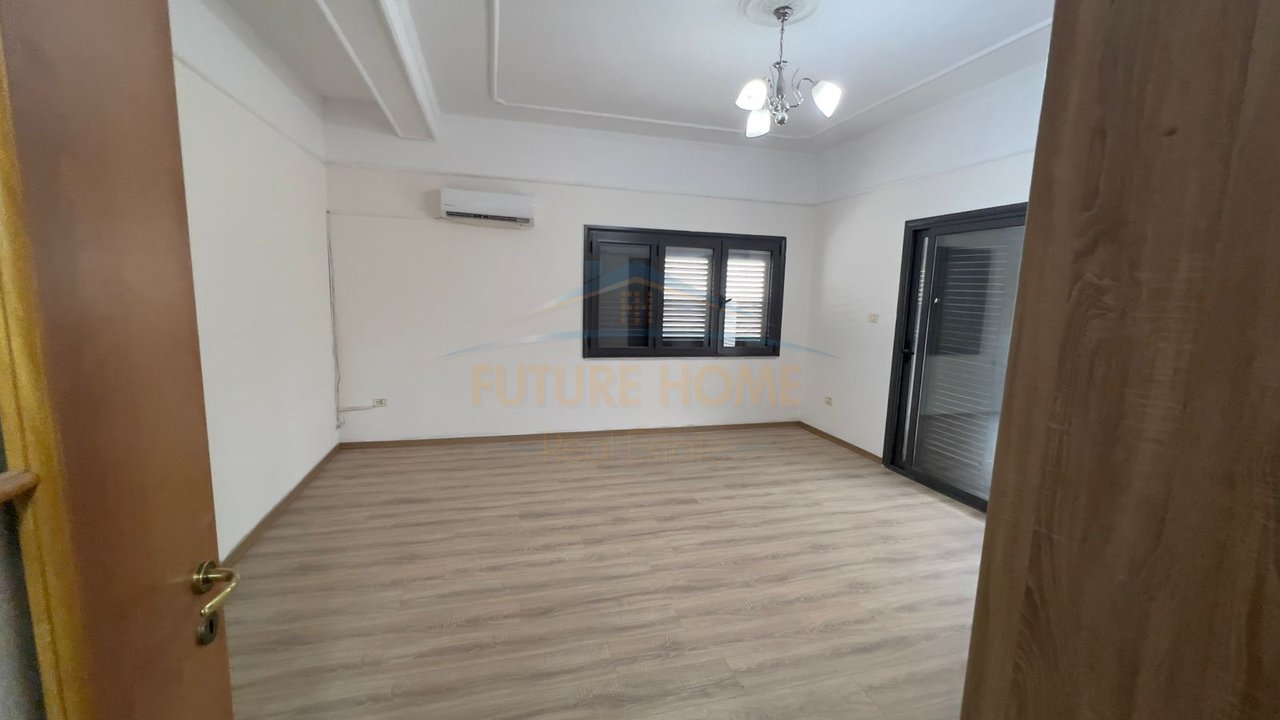 Qera, Vilë, Rruga Kadri Kërciku, Tiranë