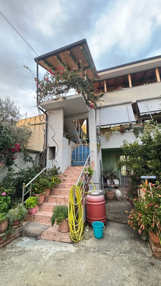 Qira, 3 Kateshe Building, Mitaq Sallata Street, Vlore