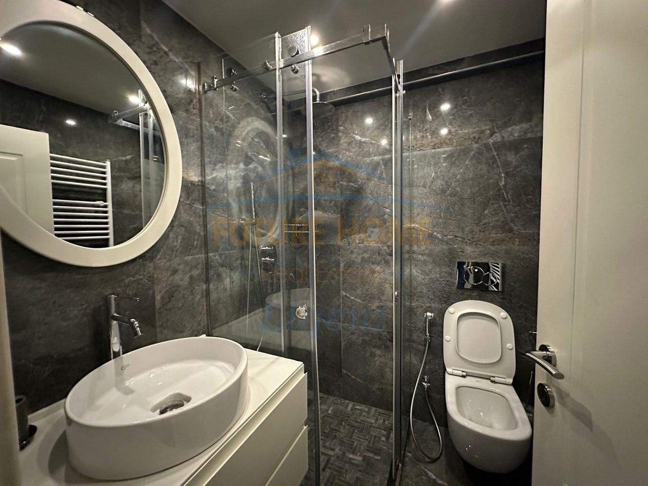 Affitto, Appartamento 3+1+2, Via Margarita Tutulani, Tirana.