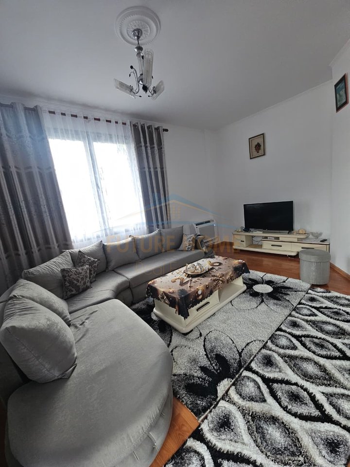 Qira, Private House 3+1+2+Parking, Spitalle, Durres