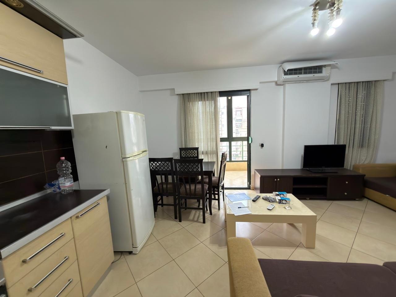 Qera, Apartament 2+1+2, Rruga 5 Maji, Tiranë.