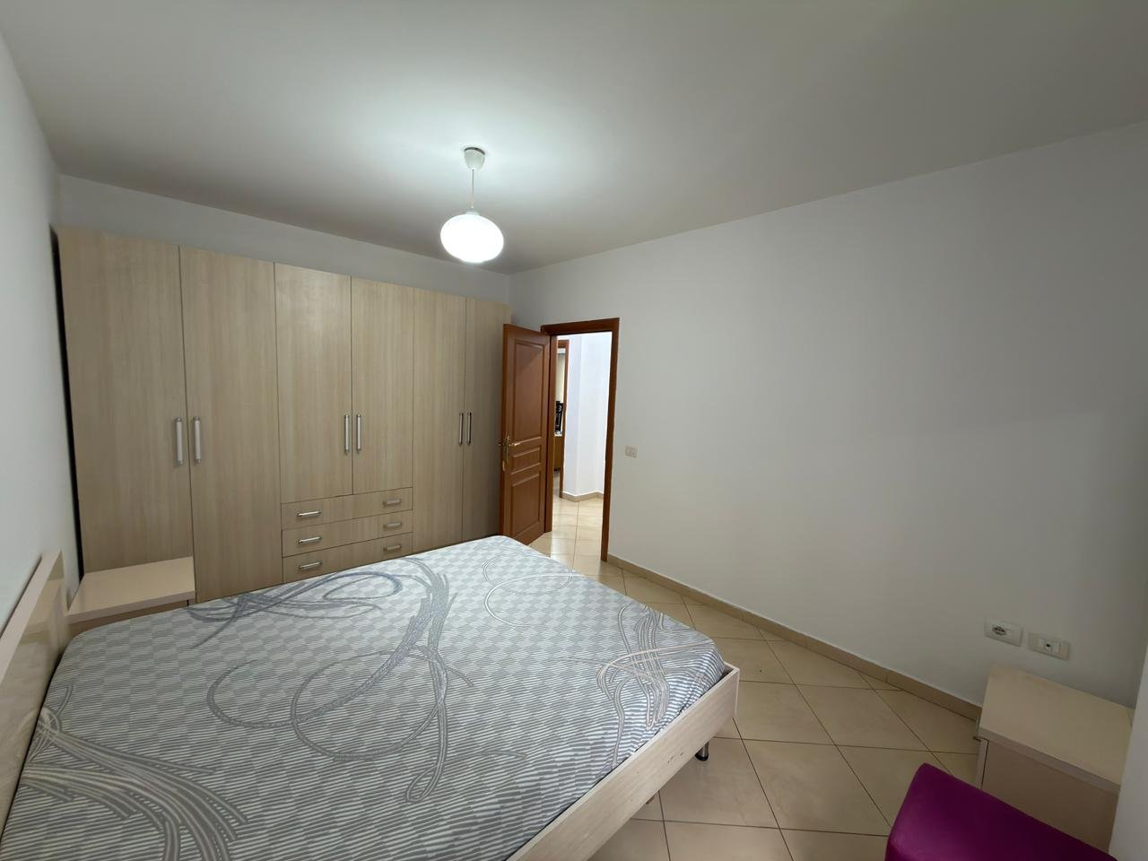 Qera, Apartament 2+1+2, Rruga 5 Maji, Tiranë.