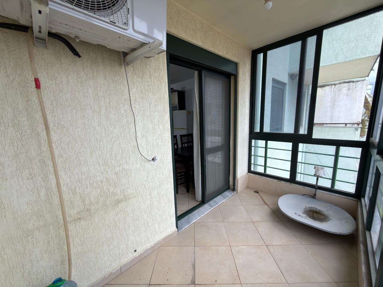 Qera, Apartament 2+1+2, Rruga 5 Maji, Tiranë.