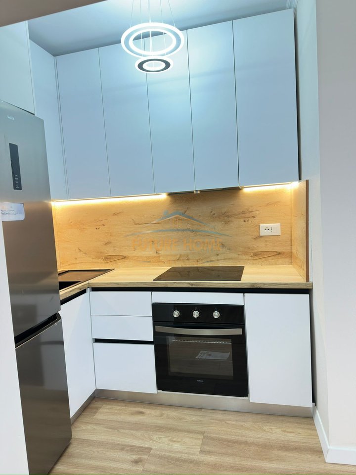 Shitet apartament 1+1, Shkolla Bajram Curri, Tirane