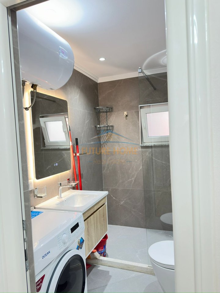 Shitet apartament 1+1, Shkolla Bajram Curri, Tirane