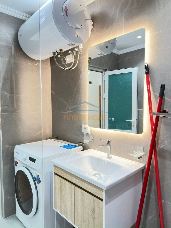 Shitet apartament 1+1, Shkolla Bajram Curri, Tirane