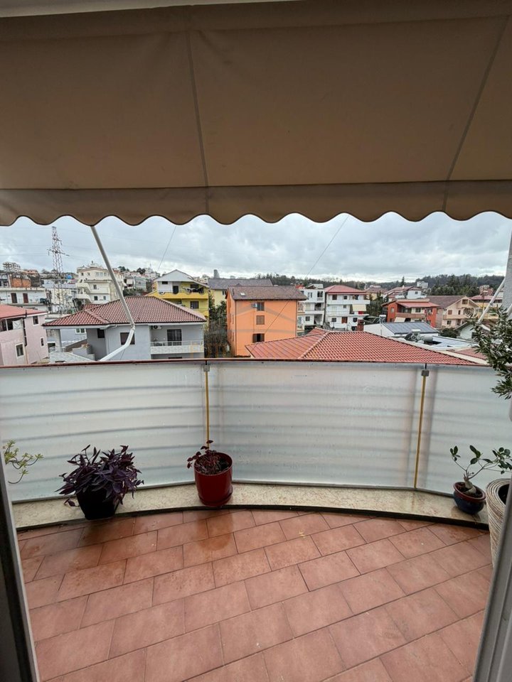 Shitet, Apartament 2+1, Rruga Gramoz Pashko.