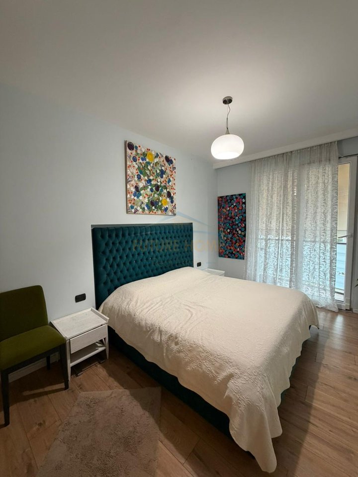 Shitet, Apartament 2+1, Rruga Gramoz Pashko.