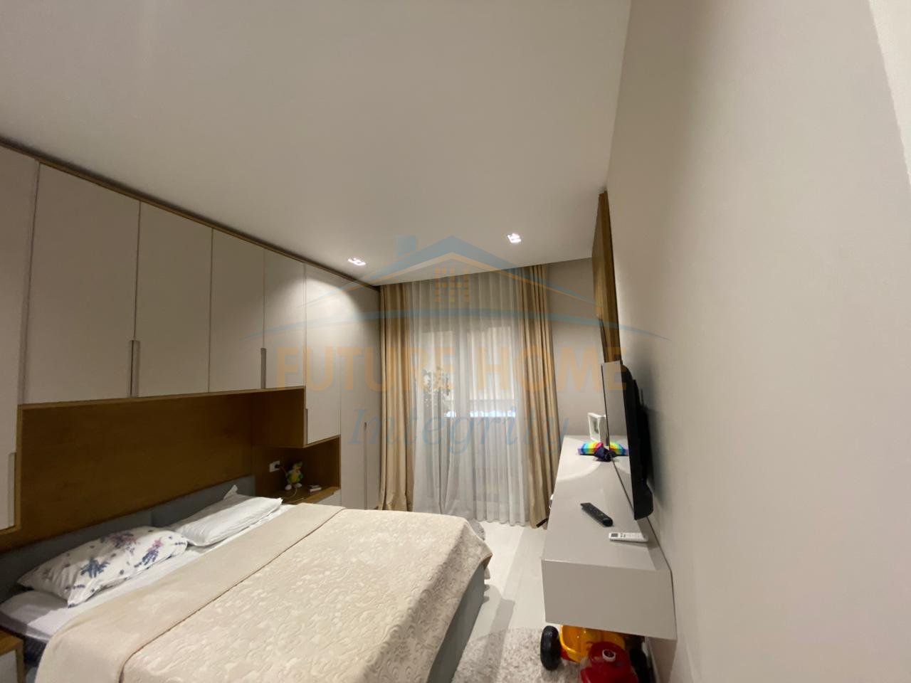 Shiten, 2 Apartamente 1+1, Vasil Shanto, Tiranë.