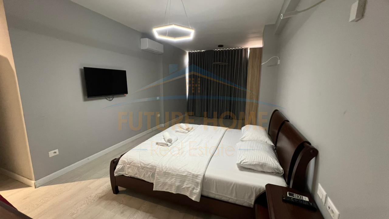 Shitet, Apartament 2+1+2+Post Parkimi, Rruga e Barrikadave, Tiranë