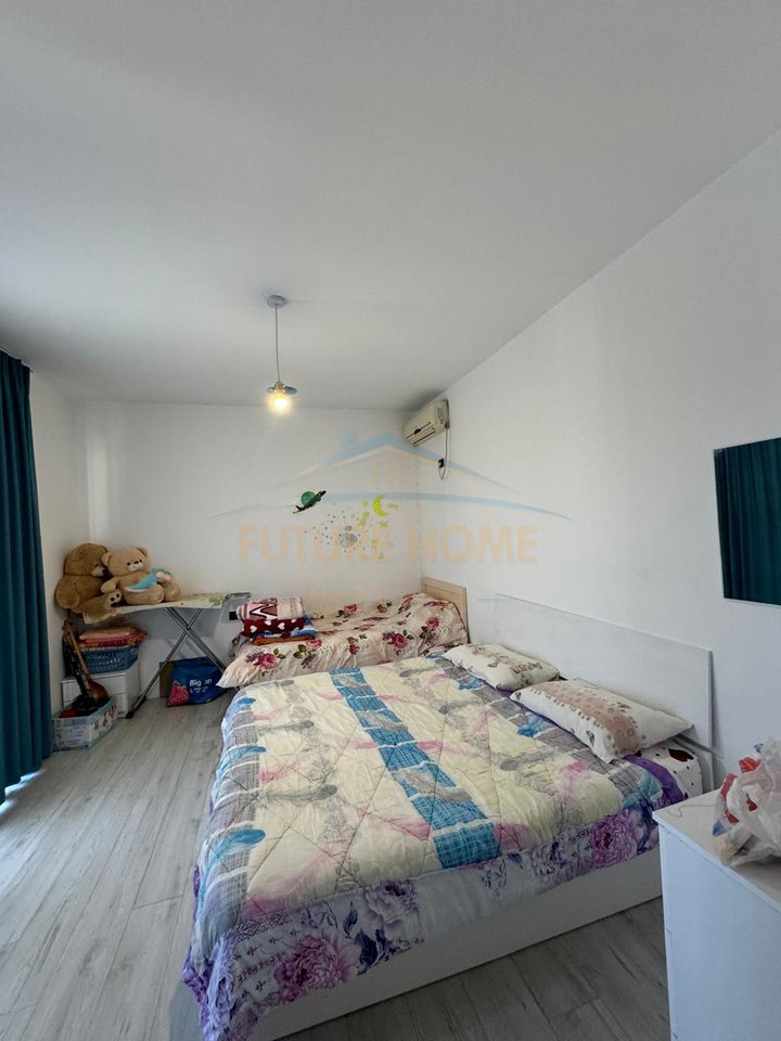 Shitet Apartament 2+1+2+ Verande, Shkozë