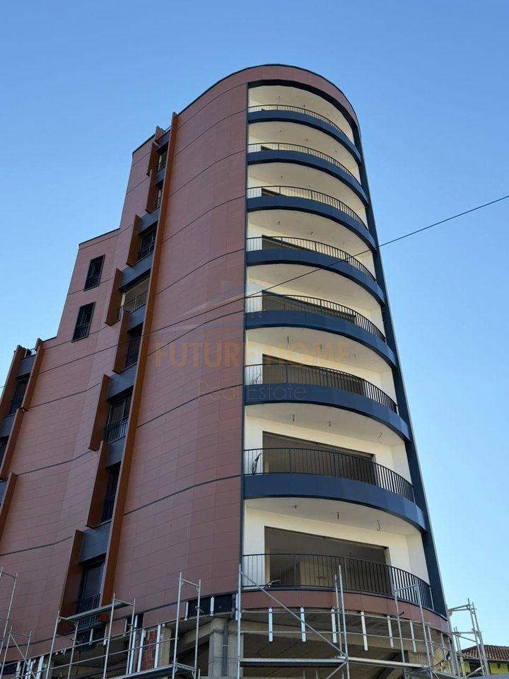 Shitet, Apartament 1+1, tek Kompleksi Grand, Tiranë.