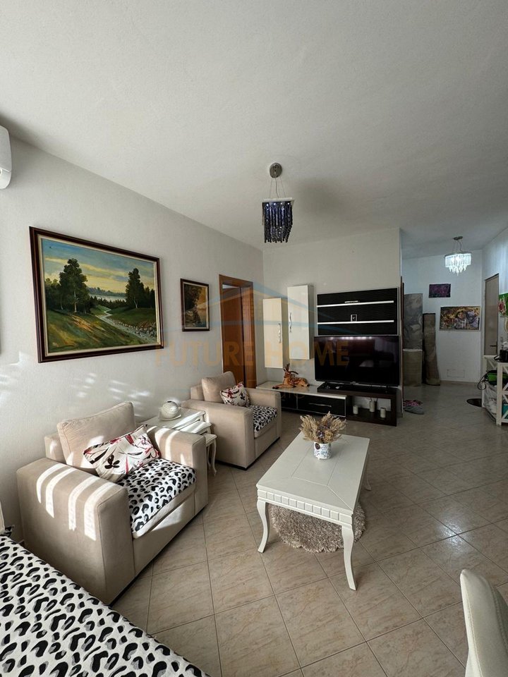 Shitet, Apartament 1+1, Rruga Muhamed Deliu,Fresk