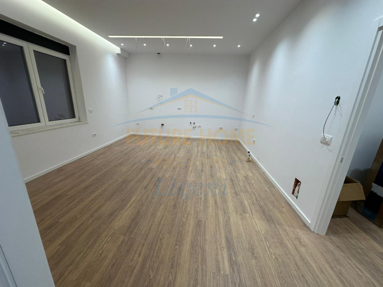 Shitet, Apartament 2+1, Rruga Eduard Mano, Liqeni i Thate, Tiranë.