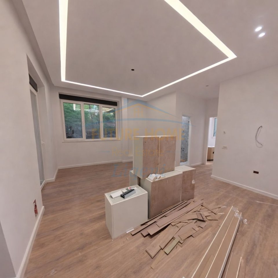 Shitet, Apartament 1+1, Rruga Eduard Mano, Liqeni i Thate, Tiranë.