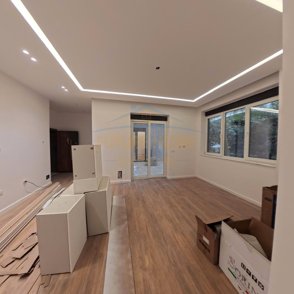 Shitet, Apartament 1+1, Rruga Eduard Mano, Liqeni i Thate, Tiranë.