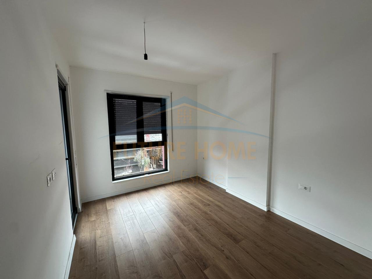 Qera , Apartament 2+1+2 , Komuna e Parisit , Tirane