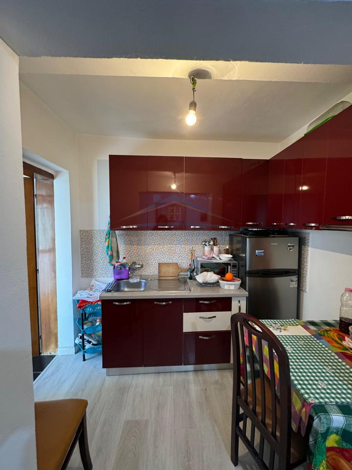 Shitet, Apartament 1+1, Pazari i Ri , Tiranë