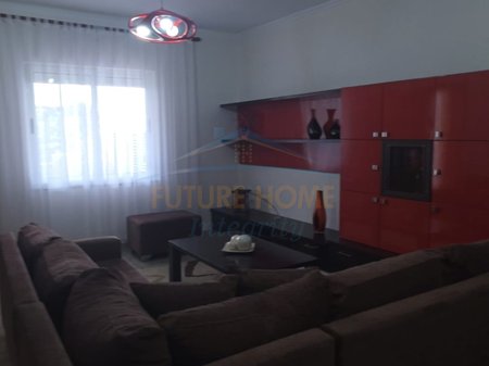 Qera, Apartament 2+1+2+2 Poste Parkimi, Xhamlliku, Tiranë.