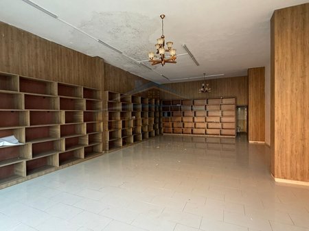 Shitet, Ambient Biznesi, Pranë Spitalit Rajonal, Durrës